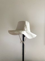 s3_H24_LinenHat_WB_01
