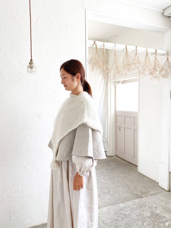 s3_C35_knitponcho_wh_08