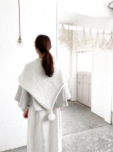 s3_C35_knitponcho_wh_09
